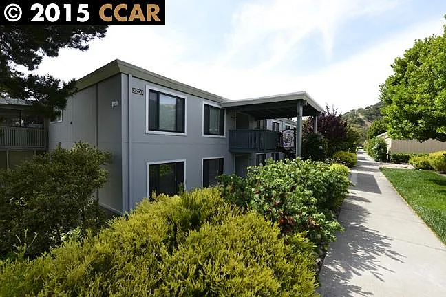 2200 Pine Knoll Dr Unit 2 photo 1