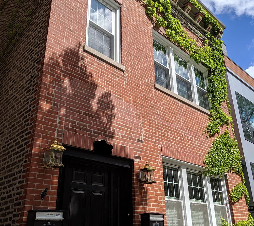 1st image of 1521 N Wood St #2