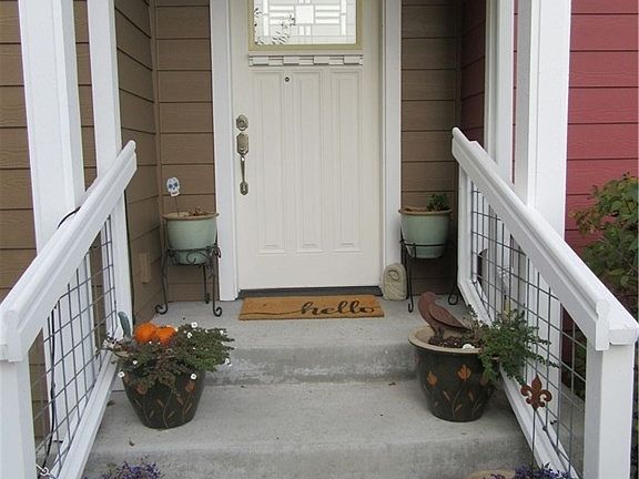 3rd image of 206 NW Wilkes St