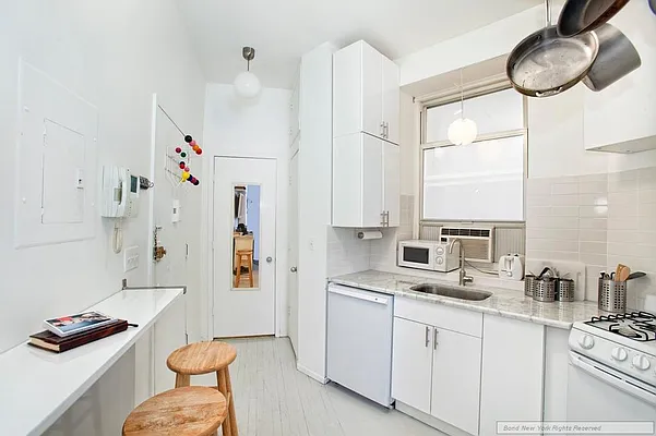 Sold by Bond New York | media 13