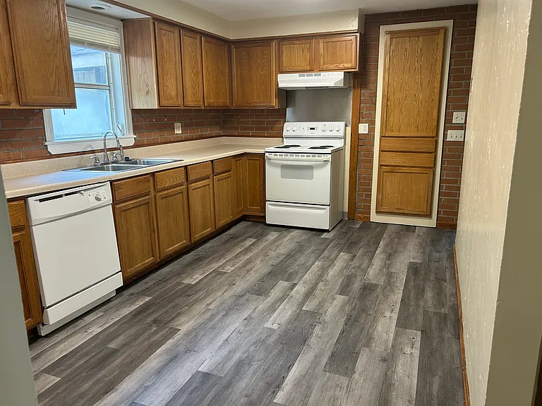 680 Glenna Dr — Photo 12