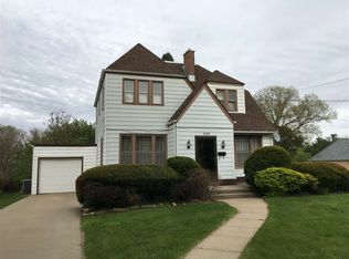 1134 S Grandview Ave, Dubuque, IA 52003