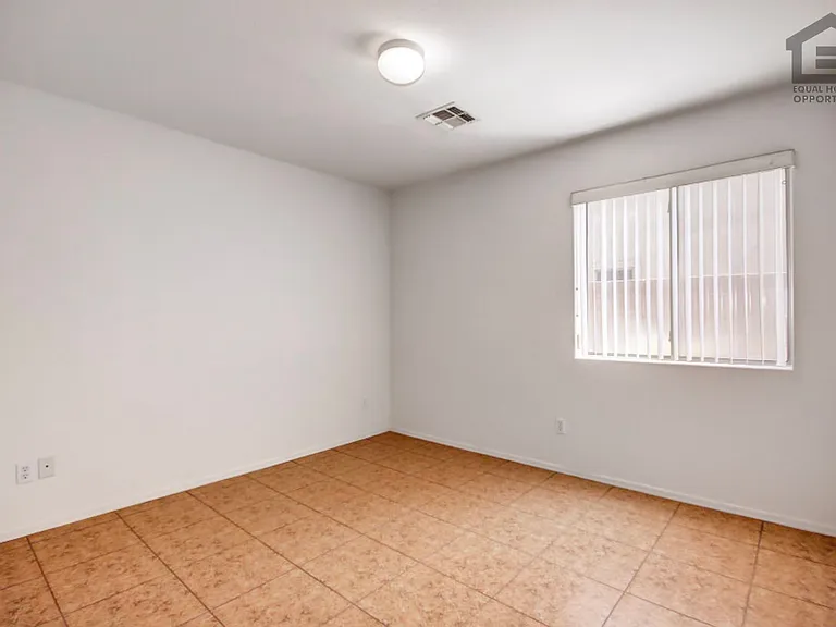 7407 S Sunrise Way — Photo 10