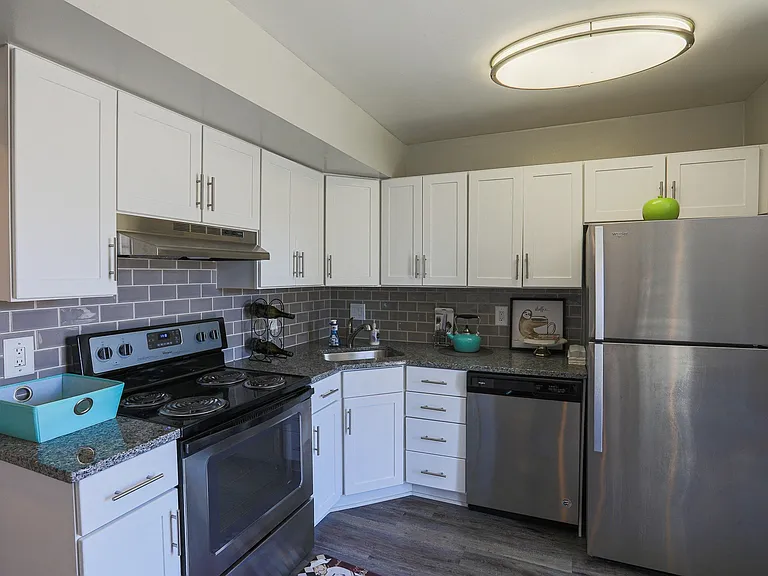 Mills Crossing Apartments and Townhomes — Photo 18