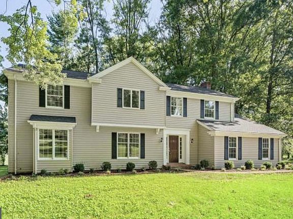 2nd image of 11472 Fox Hill Rd