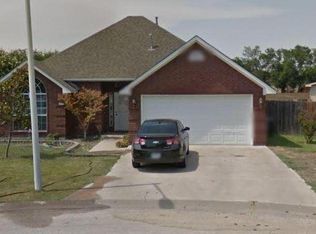 2033 Brooke Dr, Sanger, TX 76266