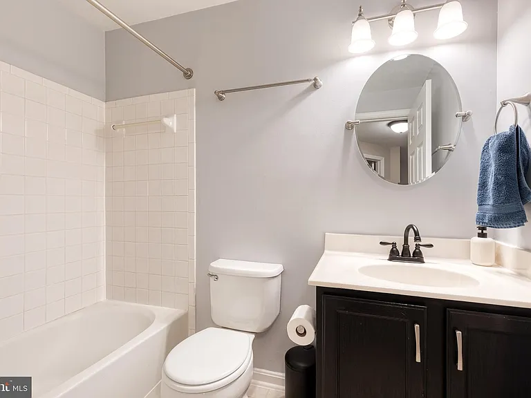 708 Leister Dr — Photo 26