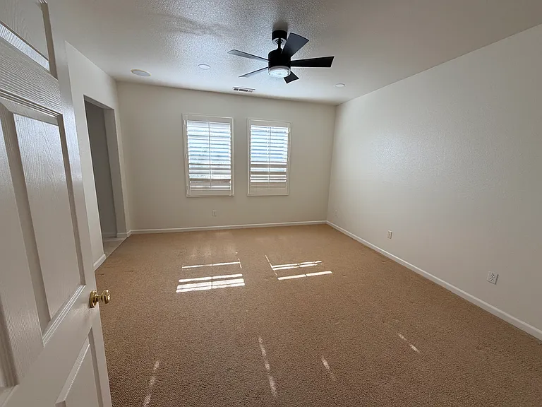 5780 Shadow Hill Dr — Photo 19