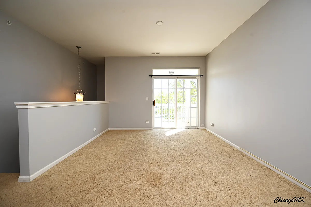 Building Photo - 2225 Aurora Dr #23