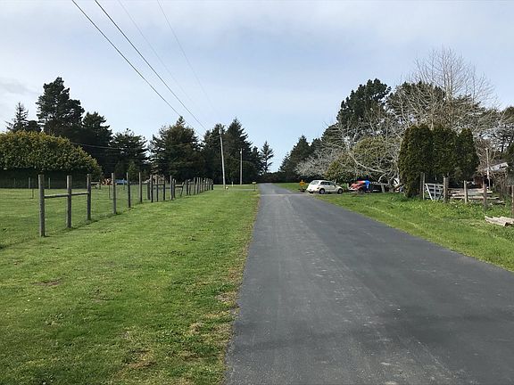 4th image of 3465 Diana Dr