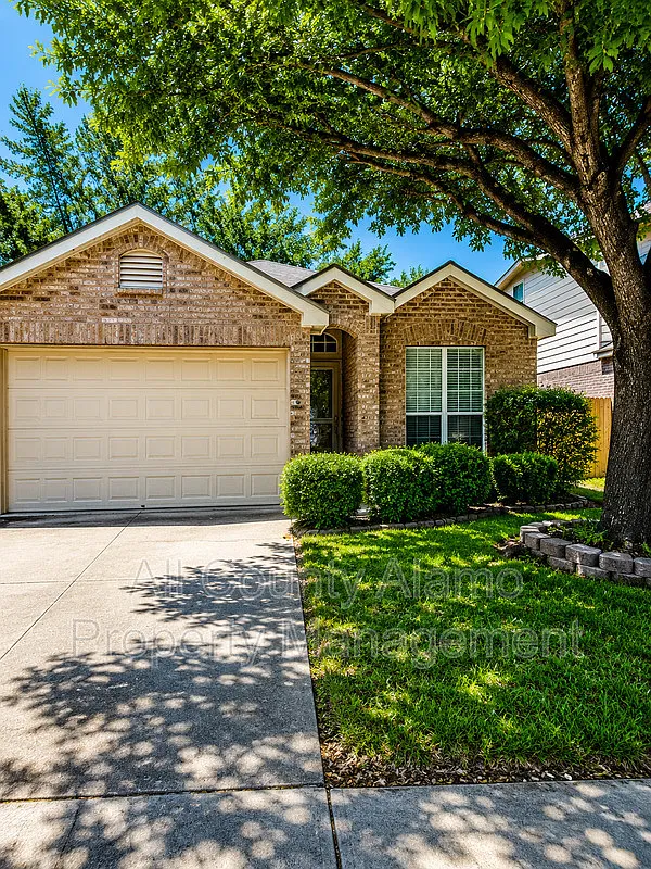3 bed, 2.0 bath, 1500 sqft, $1,795 — Photo 3