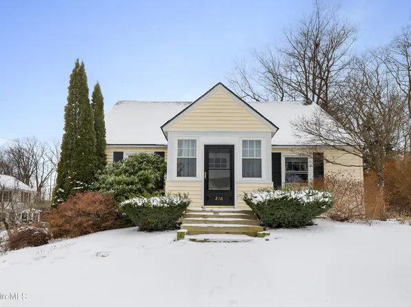 216 South St, Great Barrington, MA 01230