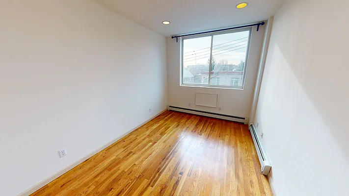 Rented by Metro Garden Realty NYC | media 9