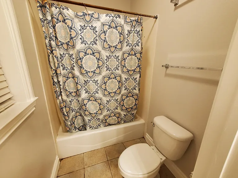 203 Pecan St #B — Photo 15