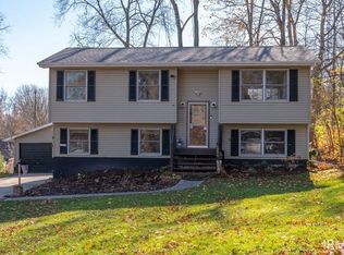 1928 Denslow Dr, South Bend, IN