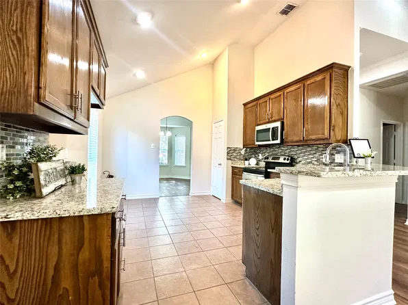 5828 Pearl Oyster Ln, Fort Worth, TX 76179