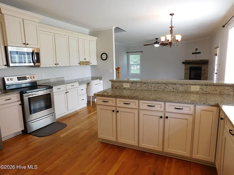 101 Staffordshire Dr #101 — Photo 19