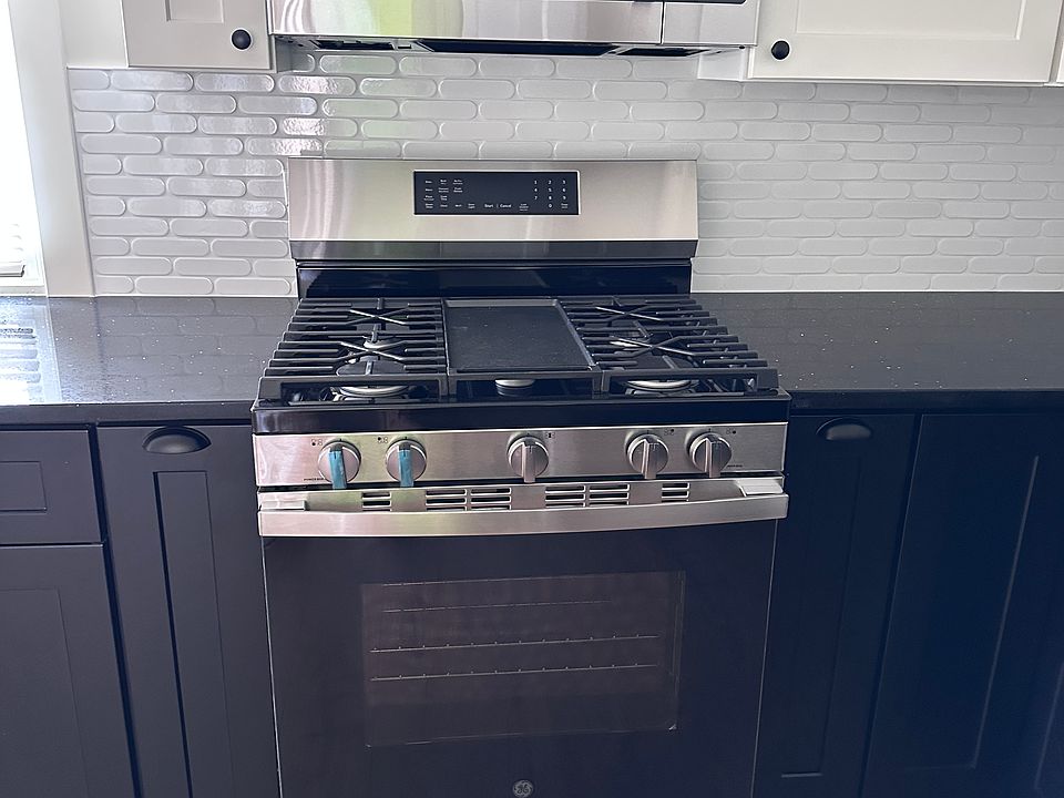 1st image of 4657 N Milwaukee Ave APT 3A