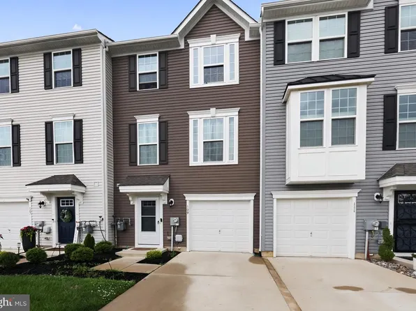 109 Plaza Dr, Sicklerville, NJ 08081