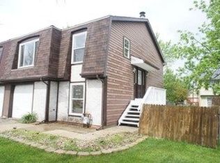 302 Walnut Cir, Bolingbrook, IL 60440