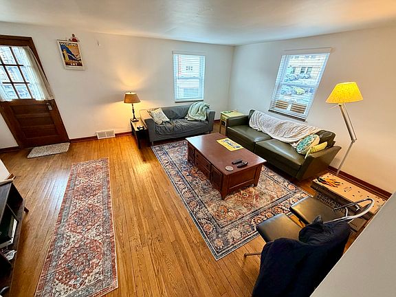 4th image of 229 Halket Pl Floor 2