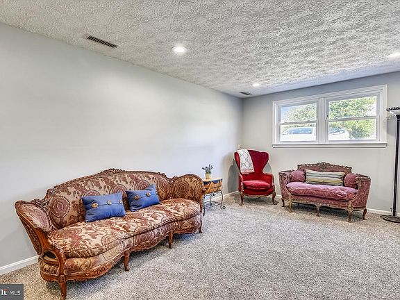 4th image of 803 Harmony Ave