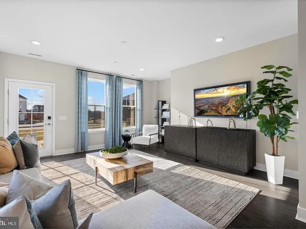 153 John Vanzandt Dr, Hopewell Township, NJ 08560