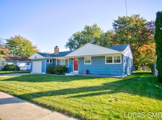 3024 Maple Grove Rd, Muskegon, MI 49441