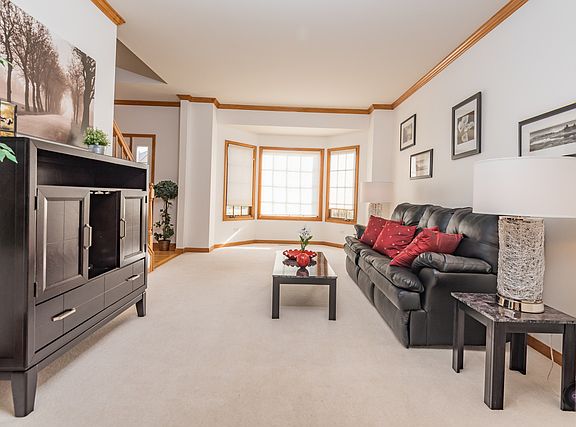 3rd image of 3143 Kingbird Ln