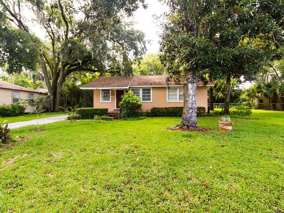 1st image of 1579 River Hills Cir W