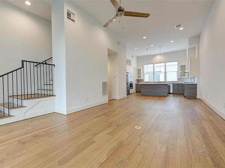 2622 Rusk St #1 — Photo 7
