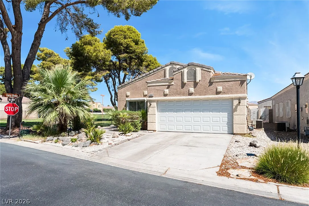 4 bed, 2.0 bath, 1548 sqft, $1,995 — Photo 1