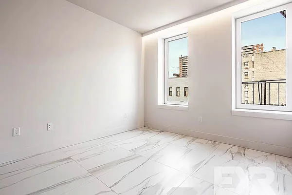 Rented by EXR | media 45