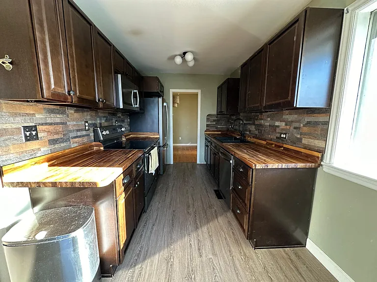 105 Meadowview Dr — Photo 14