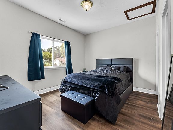 4th image of 2226 N Jefferson Avenue