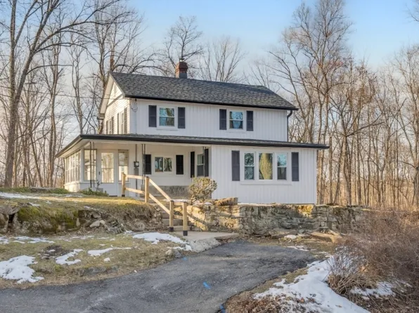 52 Mount View St, Newton Town, NJ 07860