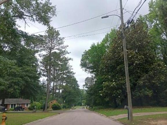 5th image of 446 Glenbrook Dr