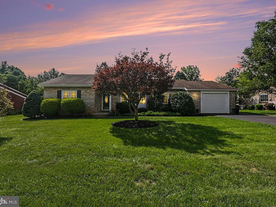 1st image of 224 Avon Dr