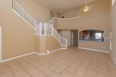 4th image of 941 Lake Berkley Dr