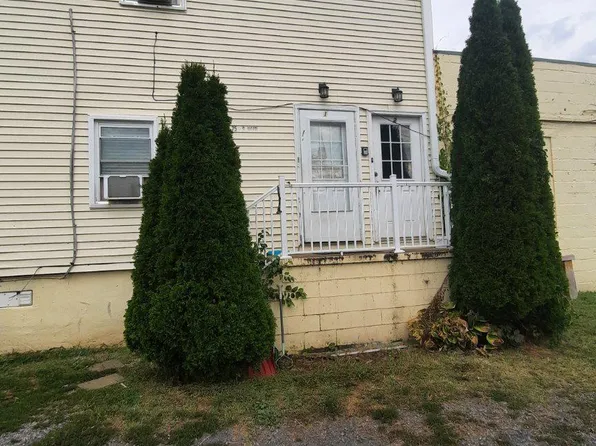 754 S Main St #2, Woodstock, VA 22664