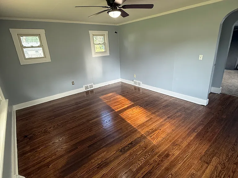 532 E Bernhard Ave — Photo 2