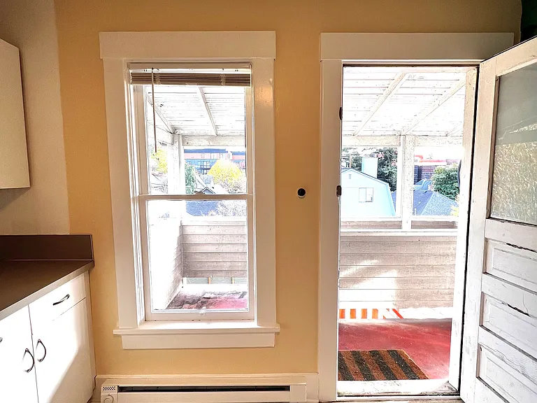 4028 Woodland Park Ave N #B — Photo 8