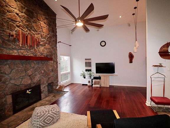4th image of 3016 Brownwood Dr