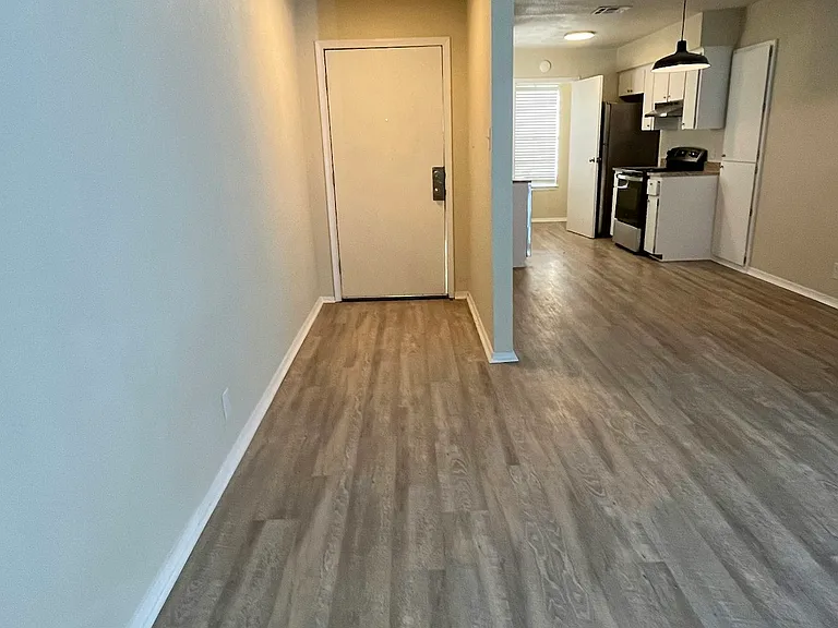 909 Betsy Ross Dr #B — Photo 6