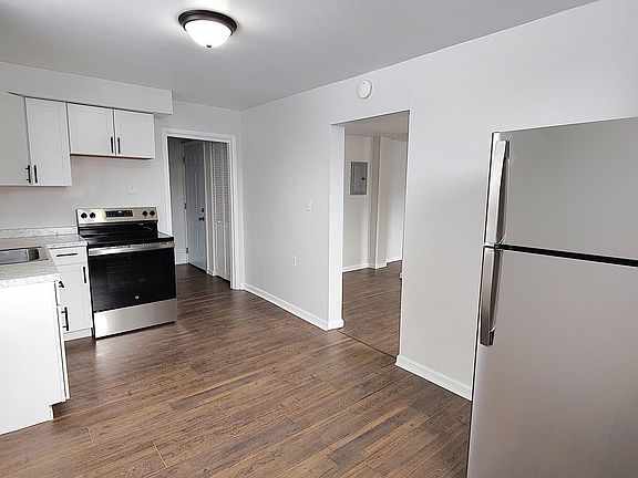 5th image of 621 Evergreen Ave APT 3