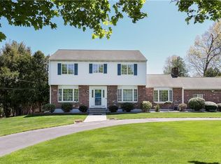 41 Brockett Farm Rd, North Haven, CT 06473