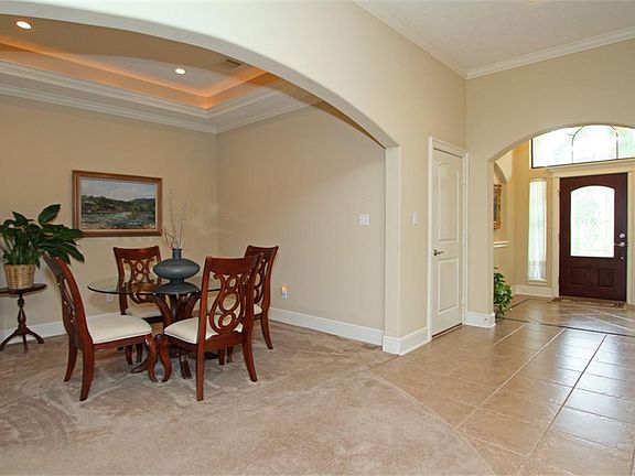 Notice the stepped up ceiling and graceful arches.