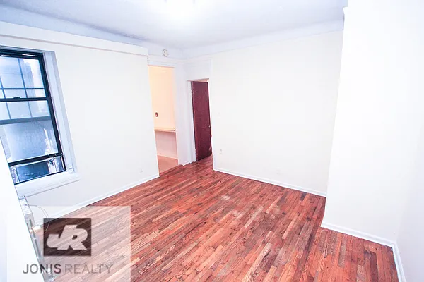 Rented by Jonis Realty | media 11