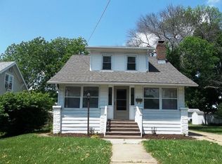 711 14th Ave, Sterling, IL 61081