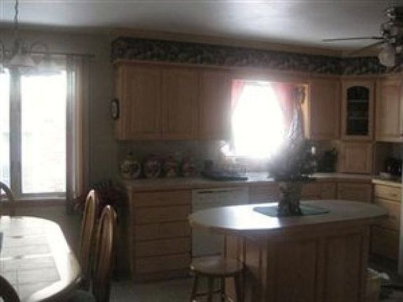 3rd image of 744 W 38th St